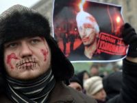 Aproximativ 200.000 de persoane protesteaza la Kiev. Ciocniri violente intre manifestanti si politie