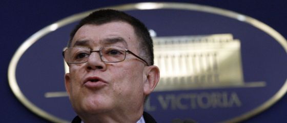 Stroe: Mi-am depus demisia in semn de onoare, pentru apararea demnitatii pompierilor IGSU. Interimatul la MAI, asigurat de Gabriel Oprea