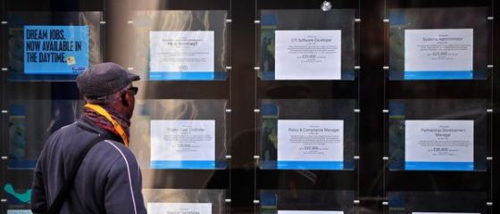 Continentul tinerilor fara speranta. Bloomberg: Somajul record din zona euro, mai mare decat cifrele oficiale. Milioane de oameni au renuntat sa caute job