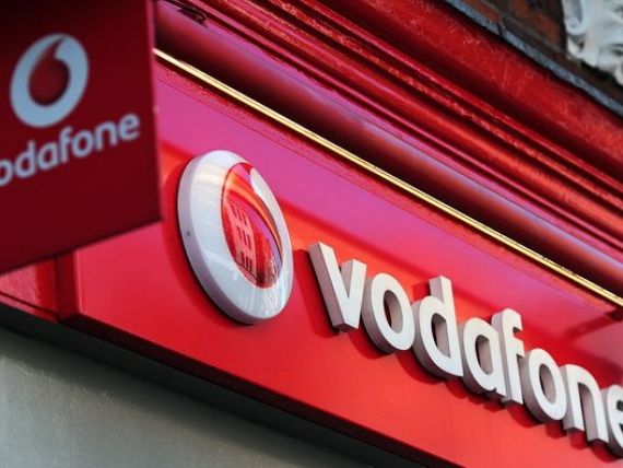 Actiunile Vodafone scad cu 7,2%, cea mai abrupta cadere din ultimii 5 ani, dupa ce AT T a negat ca pregateste preluarea operatorului