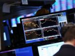 Fitch: Necesarul de finantare moderat si perceptia pozitiva a investitorilor ajuta Romania sa reziste turbulentelor financiare