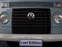
	Sfarsitul unei ere. Ultimul Volkswagen Kombi a iesit pe poarta fabricii din Brazilia si a fost vandut in Marea Britanie
