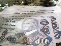 
	Turcia salveaza monedele emergente. Lira inregistreaza cea mai puternica apreciere din 2008, dupa o decizie soc a bancii centrale de la Ankara. Bursele mondiale, in crestere
