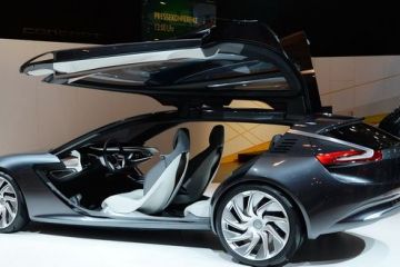Salonul Auto de la Paris. Masinile viitorului: Tabletele au locul lor special in interiorul banchetei