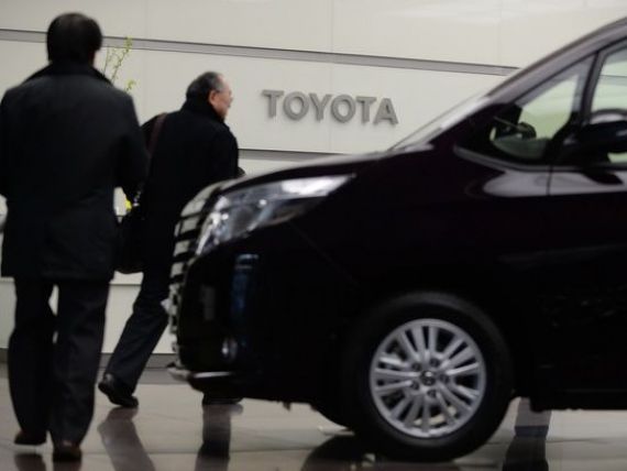 Toyota, cel mai mare producator auto, anticipeaza un profit anual dublu si record. Cat castigurile combinate ale GM si Volkswagen