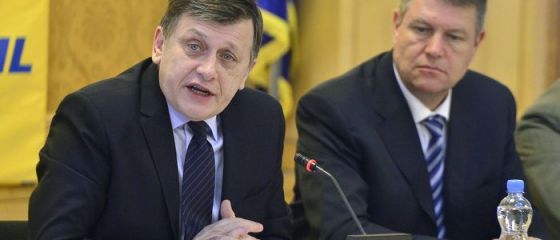 Patru ministri, schimbati din functii. Atanasiu, nominalizat la Economie, Nicolaescu, pentru Finante, Busoi merge la Sanatate, iar Iohannis accepta interimatul la Interne