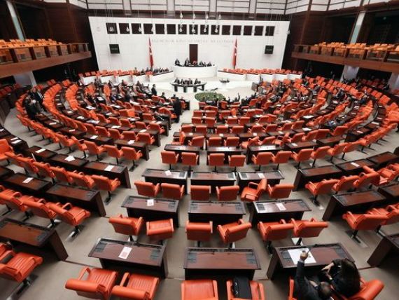 Parlamentul turc aproba legea controversata ce vizeaza controlul asupra Internetului. UE, profund preocupata