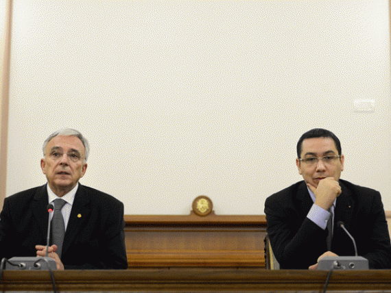 Ponta a discutat, la BNR, cu guvernatorul despre propunerea de injumatatire a ratelor la banci. Premier: Ratele reduse la credite, aplicate in Italia de Berlusconi, care nu era de stanga