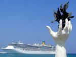 700 de romani se vor imbarca pe cel mai mare vas din lume, intr-o croaziera pe Mediterana. Cat costa un sejur. VIDEO