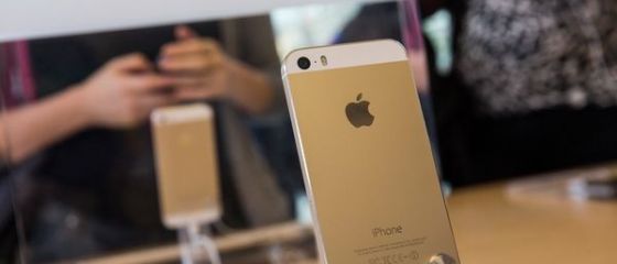 La concurenta cu bitcoin. Cum a devenit iPhone-ul noua moneda de schimb universala