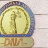 Iulian Hertanu, cumnatul premierului Victor Ponta, a fost retinut. Seful CJ Prahova, fiul acestuia si deputatul Sebastian Ghita, sub control judiciar in acelasi dosar