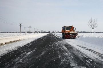 Culmea deszapezirii a fost atinsa in Romania. Autoritatile au incheiat contracte de milioane de euro pentru a curata zapada de pe autostrazi inexistente