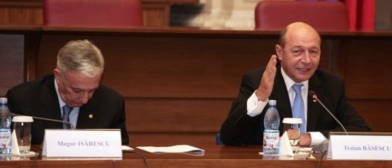 Basescu avertizeaza ca Romania risca sa reintre intr-o perioada de criza economica si cere Guvernului masuri concrete: Reforma facuta cu pasi mici nu a avut succes