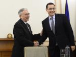 Ponta a venit la sediul bancii centrale, acolo unde a scuipat boierul , si a felicitat reprezentantii BNR pentru echidistanta politica