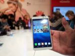 China dezamageste producatorii de telefoane inteligente. Vanzarile de smartphone-uri in declin, pentru prima data in ultimii doi ani, pe piata cea mai ravnita de gigantii electronici