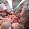 Carnea de porc s-ar putea ieftini, dupa ce ungurii au redus TVA la 5%. Procesatori din vestul tarii: Curand vom ajunge la faliment