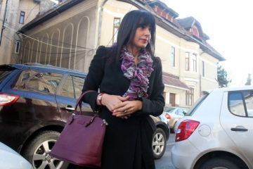 Laura Chitoiu, sotia ministrului de Finante in functie, chemata la DNA pentru a fi informata de calitatea sa de suspect in dosarul Carpatica