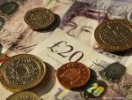 Lira sterlina continua sa se deprecieze, dupa votul pentru Brexit, atingand un nou minim al ultimilor 31 de ani in raport cu dolarul