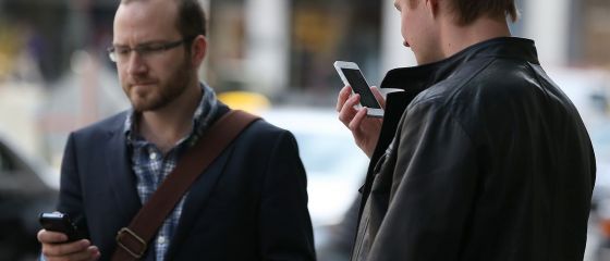 Profilul utilizatorului roman de telefonie mobila: consuma 100 MB trafic de internet si vorbeste, in medie, 230 minute lunar