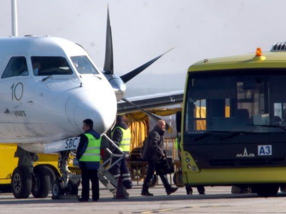 ANAT: IATA cere agentiilor de turism sa suspende imediat vanzarea de bilete in numele Carpatair, intrata in insolventa. Operatorul aerian: Suspendarea este o decizie disproportionata, vom lua masuri
