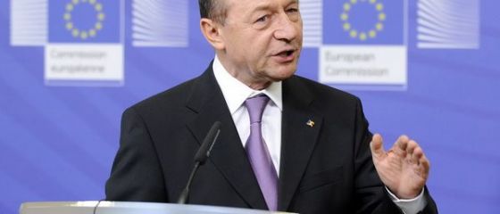 Presedintele Basescu spune ca isi da acordul pentru semnarea scrisorii cu FMI, cu conditia ca documentul sa nu contina acciza pe combustibil si electorata