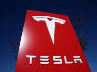 
	Tesla va declansa razboiul ofertelor: construieste &quot;gigafabrica&quot; de baterii, cea mai mare din lume. Ar crea 6.500 de locuri de munca
