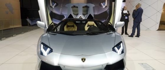 Cea mai rapida masina din lume si automobilul care se conduce singur, prezentate la Salonul Auto de la Geneva. 900 de bijuterii de sute de mii de euro pot fi admirate la targ