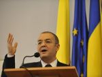 Emil Boc ii solicita actualului prim-ministru scaderea contributiilor sociale: Premierul Victor Ponta sa ceara ministrului de Finante Victor Ponta reducerea CAS. Daca nu acum, atunci cand?