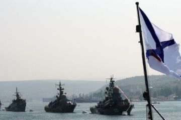 Flota rusa la Marea Neagra da un ultimatum fortelor ucrainene din Crimeea sa se predea pana marti la ora 05.00. Duma de Stat: Deocamdata, nu este necesara o interventie militara rusa in Ucraina. UE avertizeaza Rusia