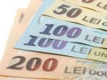 Salariile au fost cu 135 de lei mai mici in ianuarie, fata de decembrie, cele mai mari reduceri inregistrandu-se in IT, farma si imobiliare. Cine sunt angajatii cel mai bine platiti din Romania