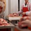 Schema prin care romanilor li s-a vandut drept noua carne alterata. Statul, pacalit cu 15 mil. euro. Gruparea infractionala, sprijinita de marii producatori din tara