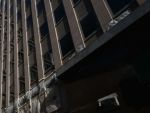 Doua cladiri din New York s-au prabusit. Cel putin 4 morti si 63 de raniti