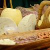 Salamul de Sibiu, telemeaua de Ibanesti si novacul afumat de Tara Barsei ajung in Europa si in intreaga lume. Lista produselor traditionale certificate de UE, pentru care producatorii pot lua fonduri de 3 mil. euro