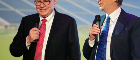 Bloomberg: Warren Buffett l-a depasit pe Carlos Slim si a urcat pe 2 in topul miliardarilor. Bill Gates ramane cel mai bogat om din lume