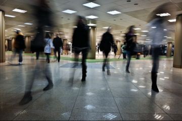 Metroul se transforma in cel mai nou mall din Bucuresti. Doua lanturi comerciale se extind in subteran