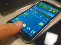 
	VIDEO review cu cel mai asteptat telefon Android al momentului: Samsung Galaxy S5 este in Romania
