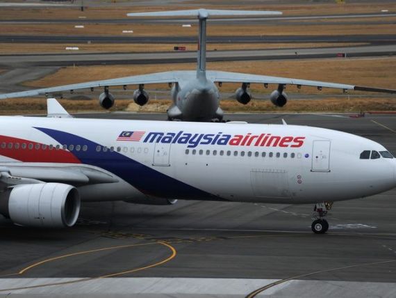 Cel mai cautat avion din ultimii ani duce operatorul aerian al Malaeziei in faliment. Guvernul cauta solutii de salvare