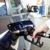 Benzina si motorina se scumpesc din nou. S-au apropiat de 6 lei litrul