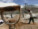 Metalul pe cale sa ajunga mai pretios ca aurul. Cum a transformat Apple o intreaga industrie si a imbogatit oamenii de afaceri din bazinul Amazonului
