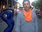 A atras atentia intregii lumi. La 28 de ani deschide o afacere in fiecare saptamana si are sediul intr-un autobuz