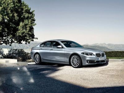 Ia-ti BMW Seria 5 cu doar 309 euro pe luna! Intra aici!