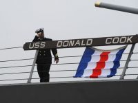 Nava de razboi USS Donald Cook intra, joi, in Marea Neagra