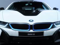 
	BMW si-a consolidat pozitia de lider pe piata de lux. Vanzari in crestere cu 17% in martie
