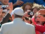 Papa Francisc: Daca un prieten spune lucruri rele despre mama mea, ii pot da un pumn