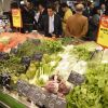 Bugetul romanilor pentru masa de Pasti. Cat costa kilogramul de miel si ce oferte se gasesc in piete