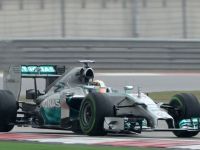 O noua dubla Mercedes: Hamilton a castigat a treia cursa la rand, MP al Chinei