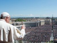 Premiera in istoria de 2.000 de ani a Bisericii Catolice: doi fosti papi - Ioan al XXIII-lea si Ioan Paul al II-lea, au fost canonizati in prezenta altor doi papi