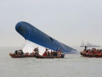 Bilantul scufundarii feribotului in Coreea de Sud a ajuns la 242 de morti