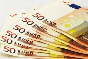 Cat castiga un europarlamentar. In 4 ani de mandat poate ajunge la un milion de euro. Plus pensie de 4.000 euro lunar, la batranete