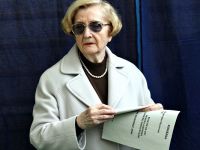 Nina Iliescu, sotia fostului presedinte Ion Iliescu, operata de colecist la Spitalul Elias